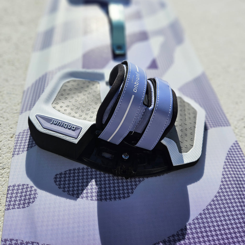 juniqua footpads  on kiteboard
